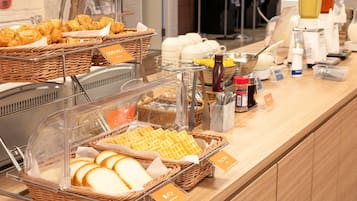 Free daily buffet breakfast