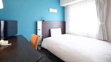 Room, 1 Double Bed, Non Smoking | Premium bedding, desk, blackout drapes, soundproofing