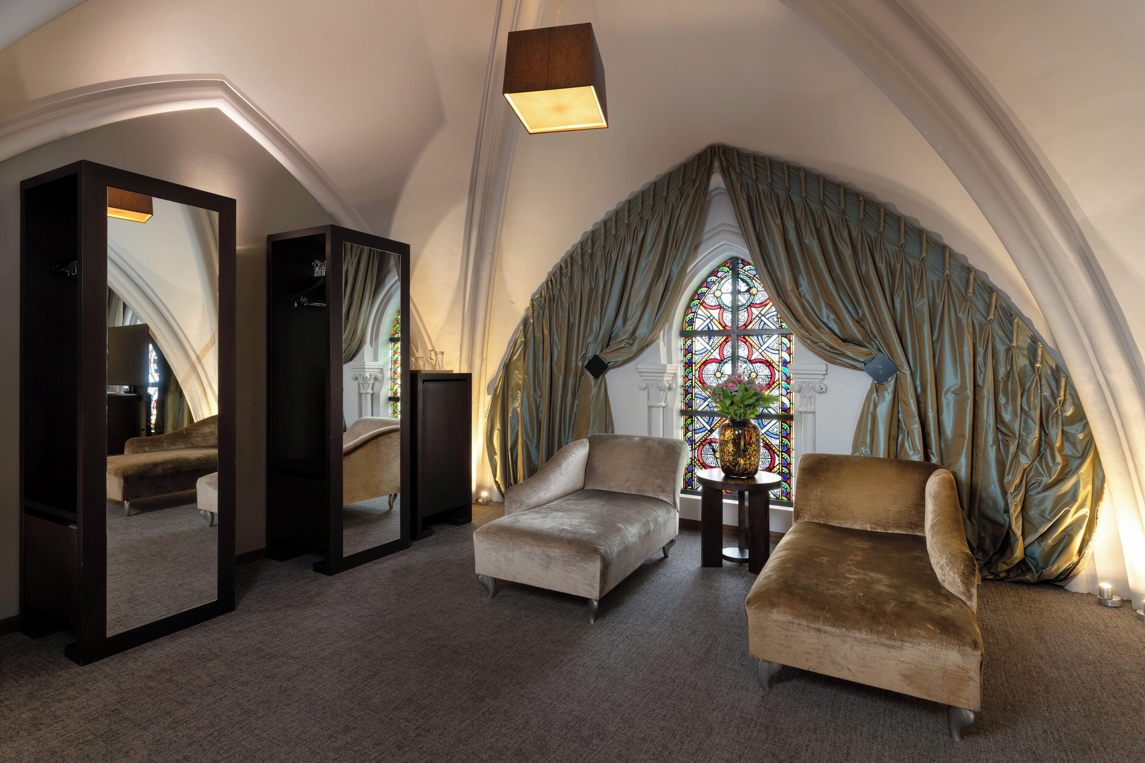 ห้องดีลักซ์สตูดิโอสวีท | ตู้นิรภัยในห้องพัก, โต๊ะทำงาน, พื้นที่ทำงานแบบใช้แล็ปท็อป