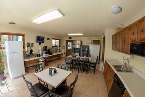 Free daily continental breakfast - Americas Best Value Inn Chanute (Chanute)