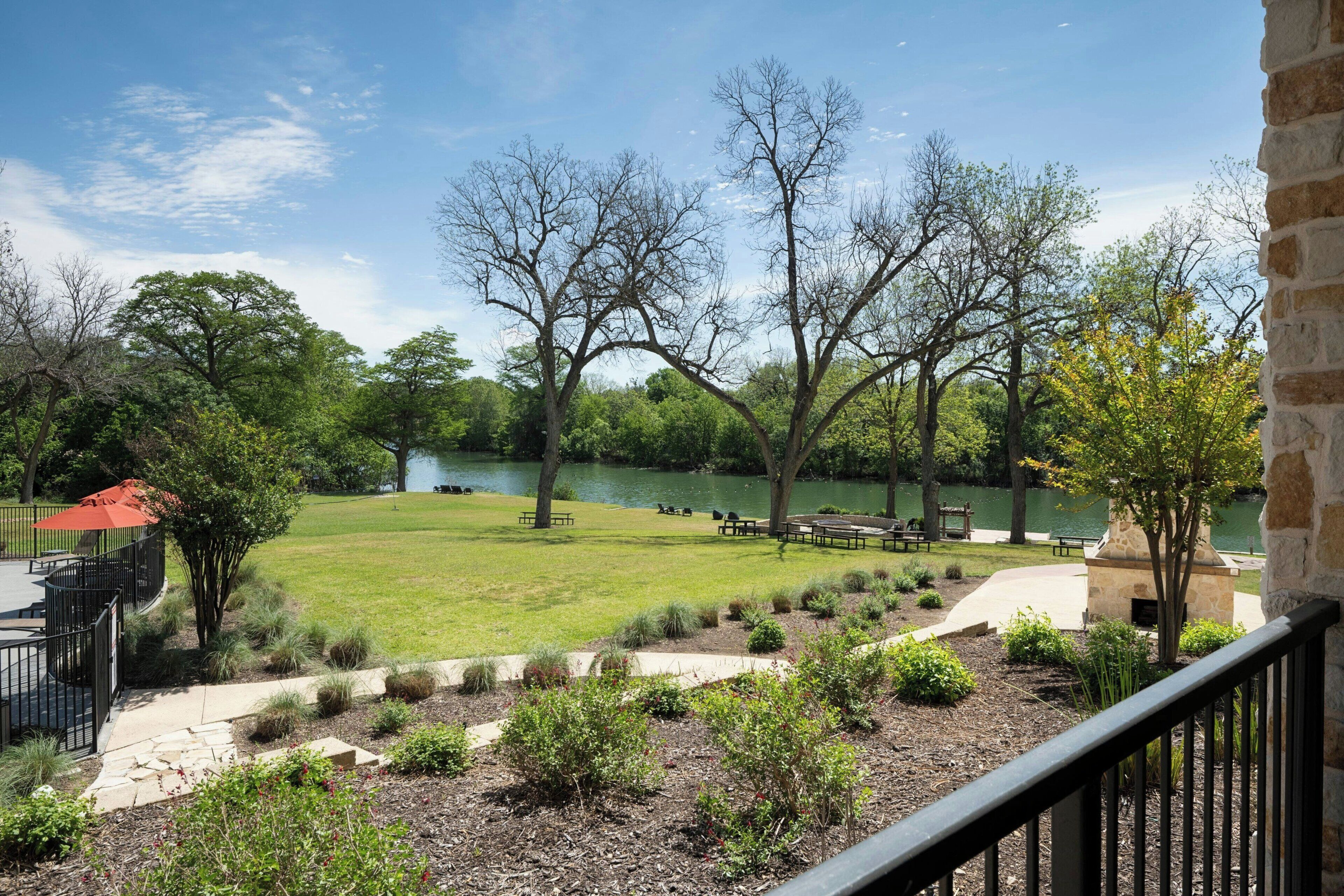 Photo - Courtyard by Marriott New Braunfels River Village