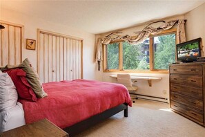 Chambre Standard, 1 chambre | Fer et planche à repasser, accès au Wi-Fi (inclus), literie fournie
