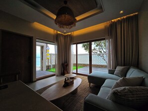 Luxury Beachfront Pool Villa | Select Comfort beds, minibar, in-room safe, desk - Cocohut Beach Resort (Ko Pha-ngan)