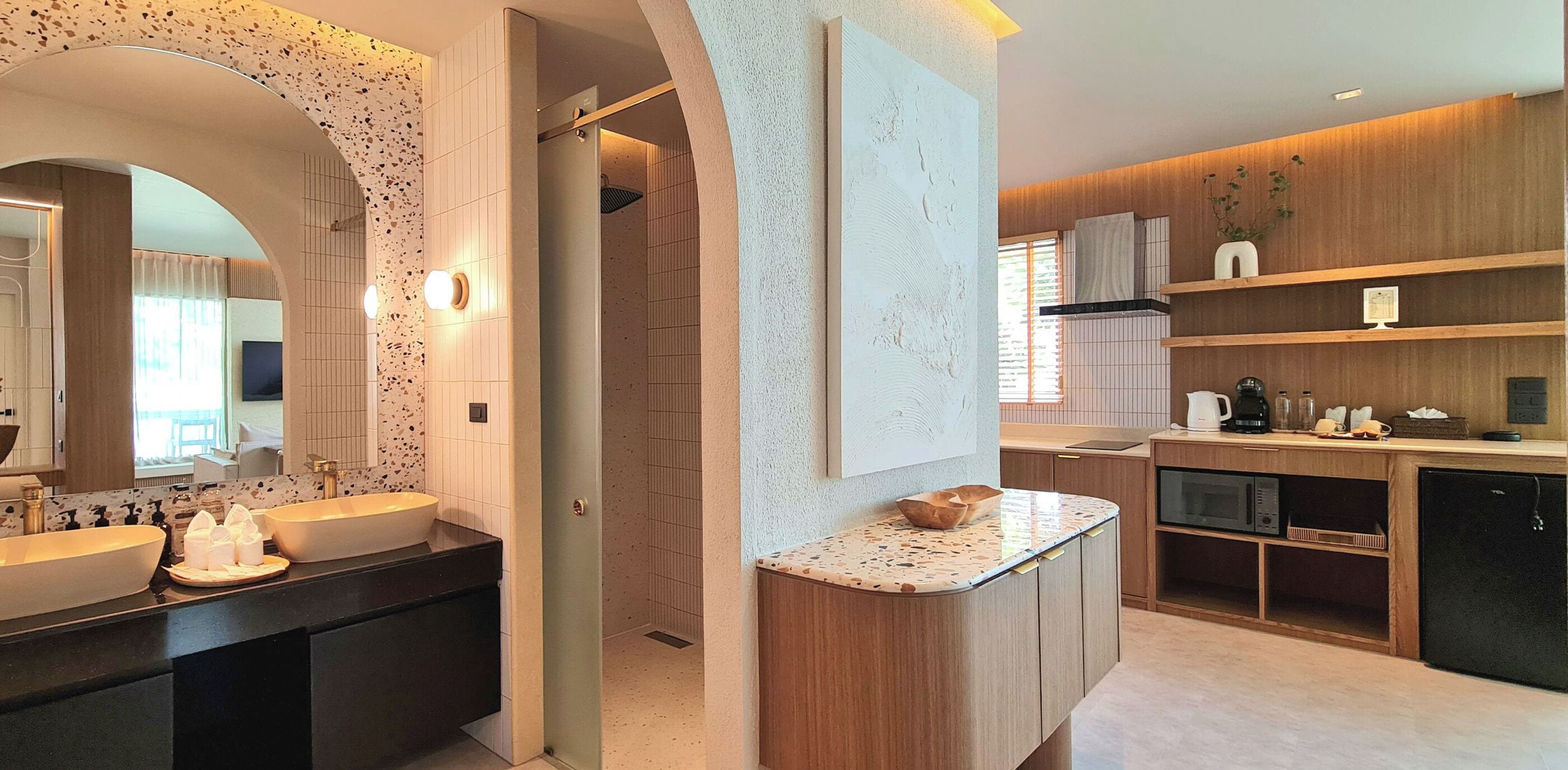 honeymoon ocean front pool suite | bathroom | free toiletries, hair dryer, bathrobes, slippers