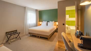 Habitación Confort, 1 cama King size, para no fumadores (with Single Sofabed) | Insonorización, tabla de planchar con plancha y cunas gratuitas