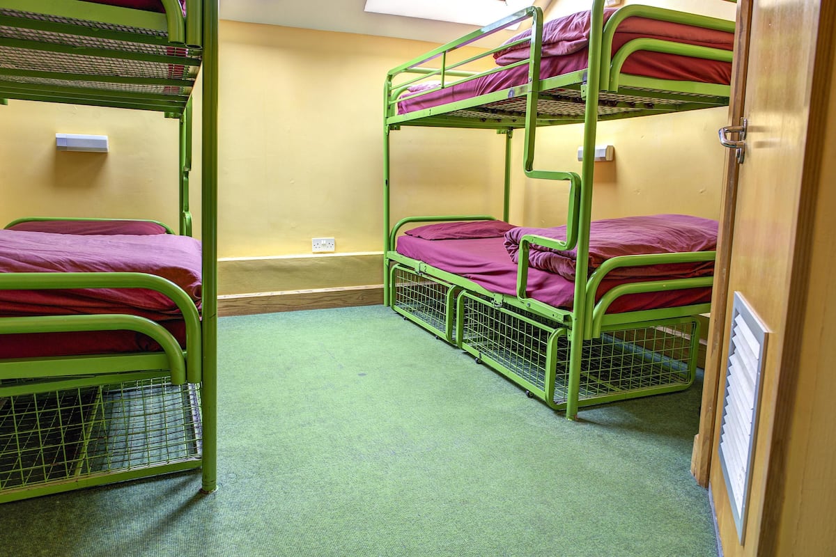 Bed in 4 Bed Ensuite Shared Dorm | WiFi (free)