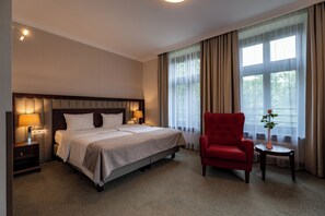 저자극성 침구, 미니바, 객실 내 금고, 방음 설비