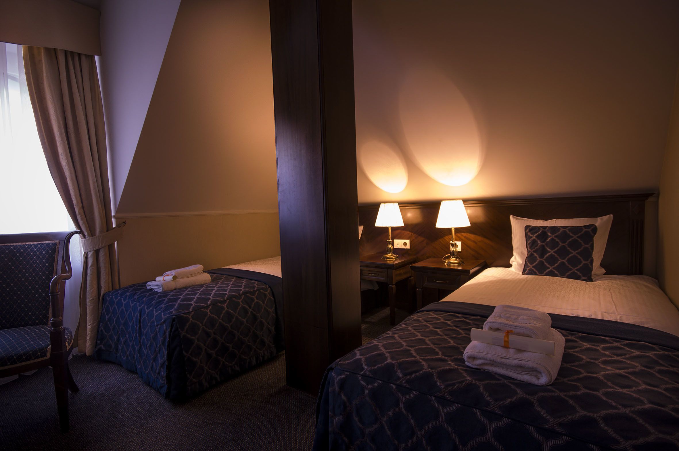 hypo-allergenic bedding, minibar, in-room safe, soundproofing