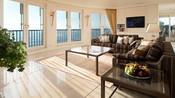 Luxury Penthouse | Living area | Flat-screen TV