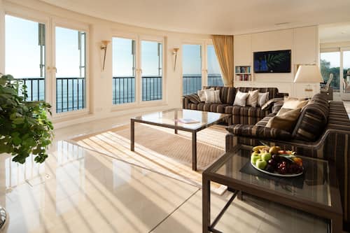 Luxury-Penthouse | Wohnbereich | Flachbildfernseher