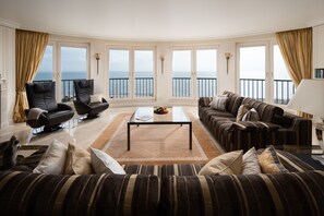 Televisión de pantalla plana