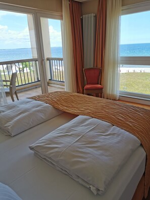 Ropa de cama de alta calidad y minibar 