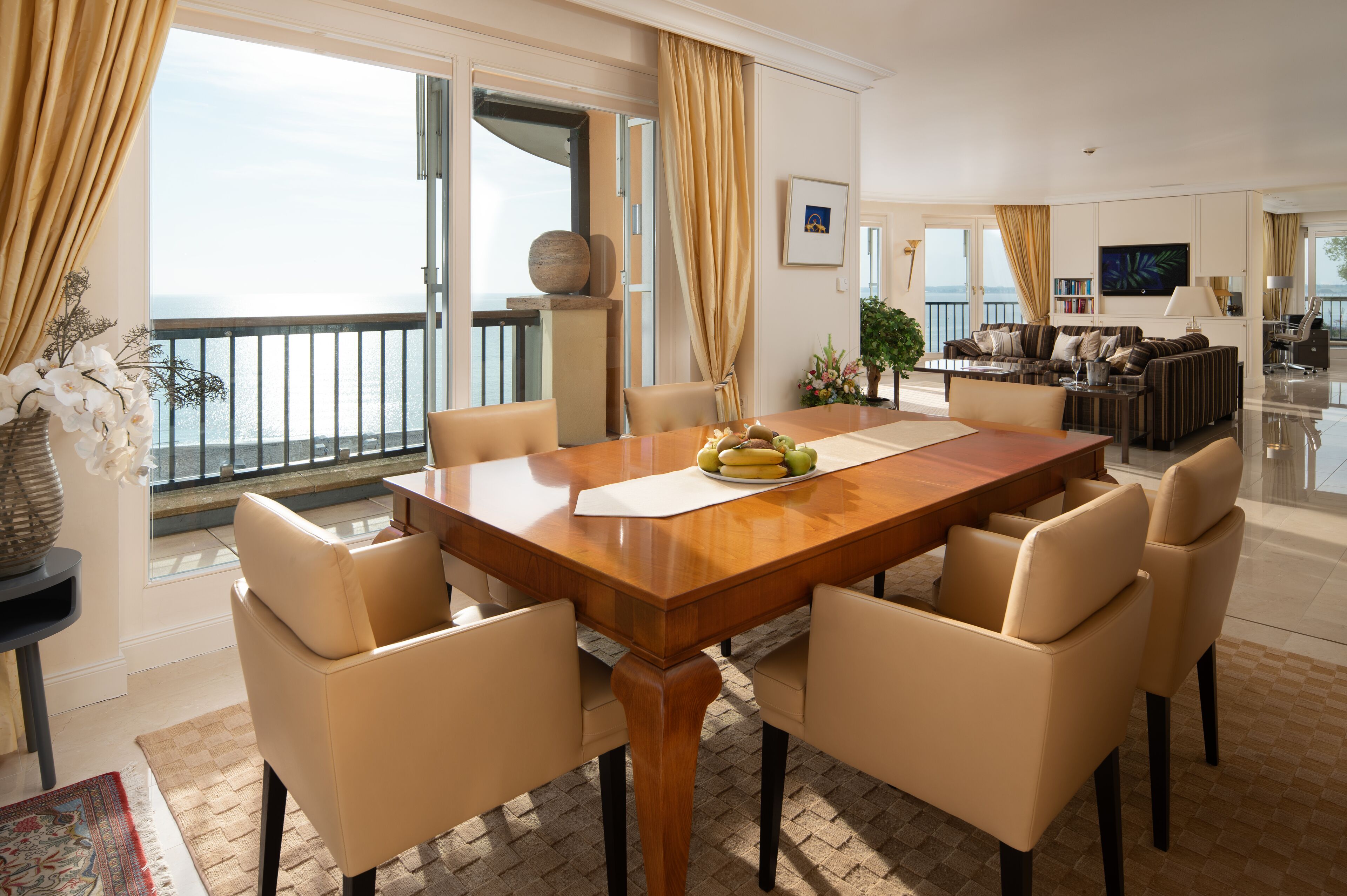 luxury penthouse | in-room dining