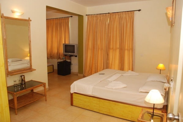 Desk, blackout curtains, rollaway beds, free WiFi