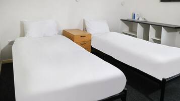 Standard Triple Room, Multiple Beds | Iron/ironing board, bed sheets