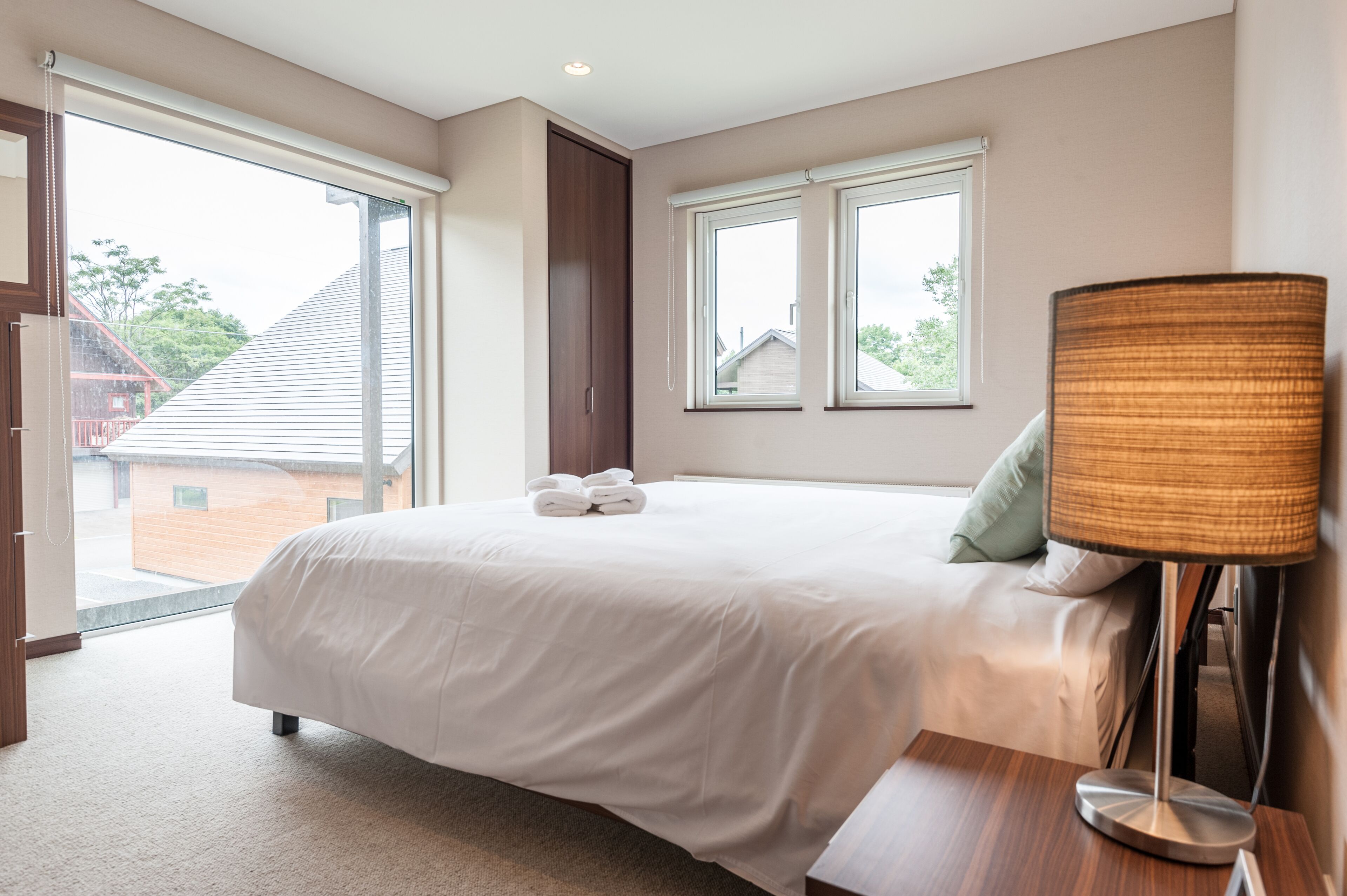 3 bedroom yotei | individually decorated, individually furnished, free wifi, bed sheets