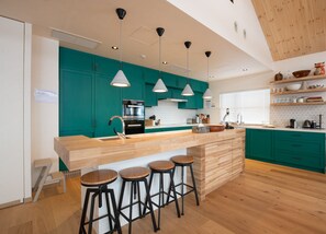 Chalé superluxo, 5 quartos | Cozinha privada | Geladeira grande, micro-ondas, cooktop, lava-louças