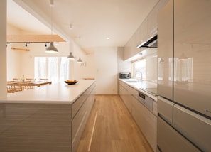 3 Bedroom Cottage, Premium | Private kitchen