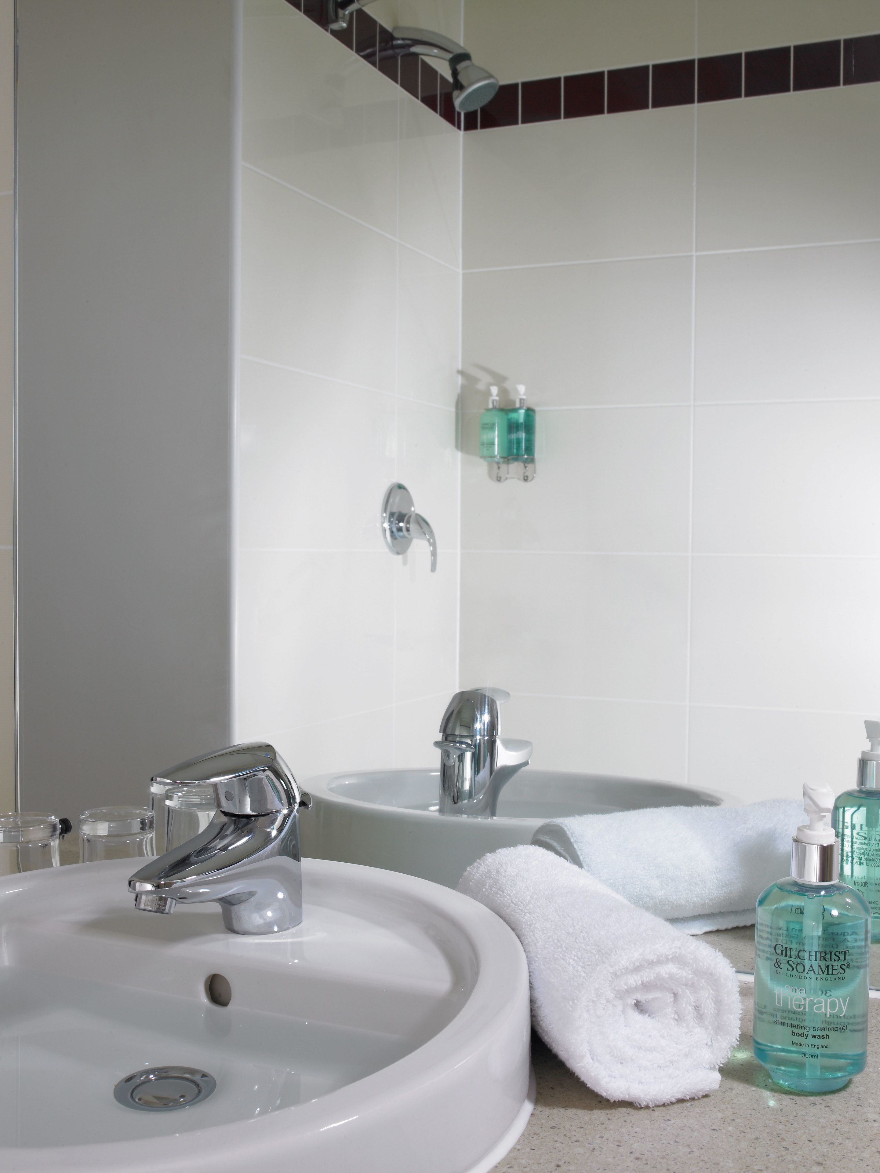 executive room, 1 king bed | desk, soundproofing, iron/ironing board, free cots/infant beds