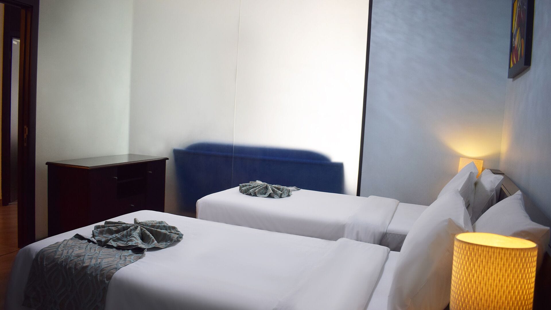 Premium bedding, in-room safe, desk, blackout drapes