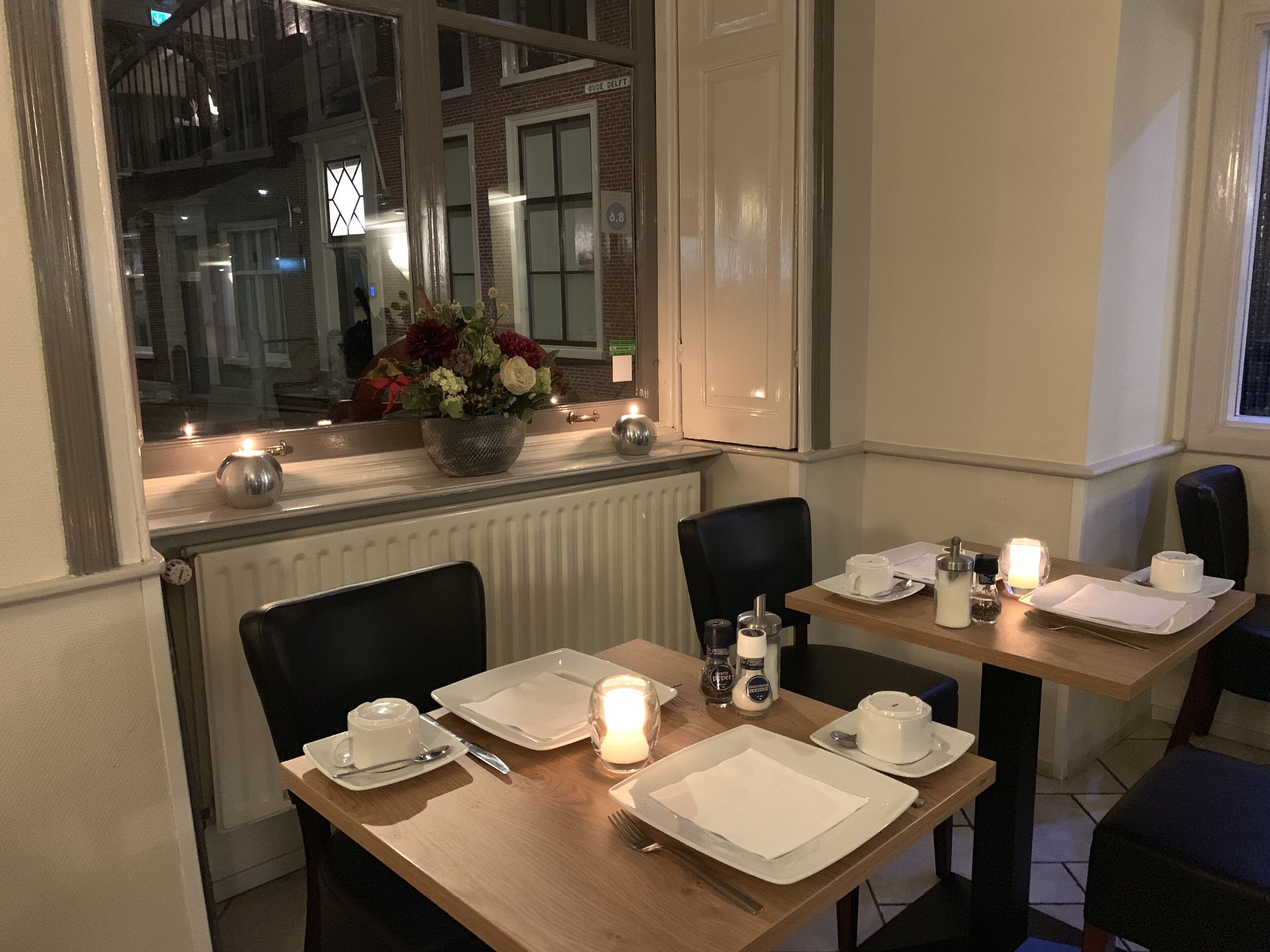 Daily buffet breakfast (EUR 19.50 per person)