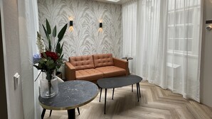 Toetasjesleilighet, anneks | Oppholdsområde