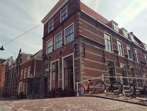 Front of property - Hotel Grand Canal (Delft)