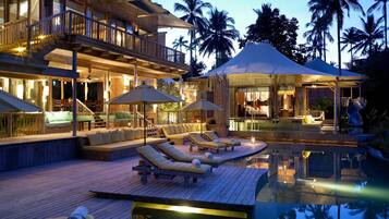 1 ๊ฐ์ ์นจ์ค, ๊ณ ๊ธ ์นจ๊ตฌ, ์ค๋ฆฌ/๊ฑฐ์ํธ ์ด๋ถ, ํ๋ก์ฐํ ์นจ๋