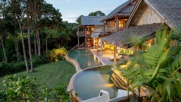 5 Bedroom Sunset Ocean View Pool Reserve | ๊ฐ์ค์์ ๋ณด์ด๋ ์ ๋ง