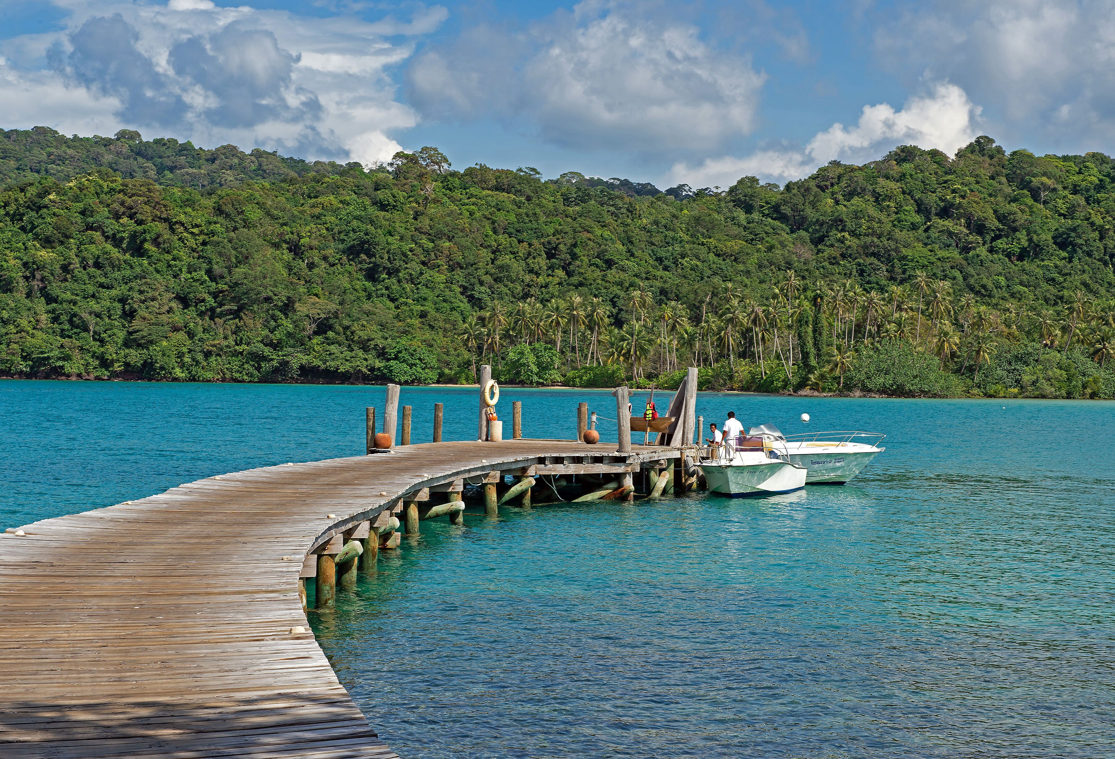 on the beach, beach shuttle, scuba diving, snorkelling