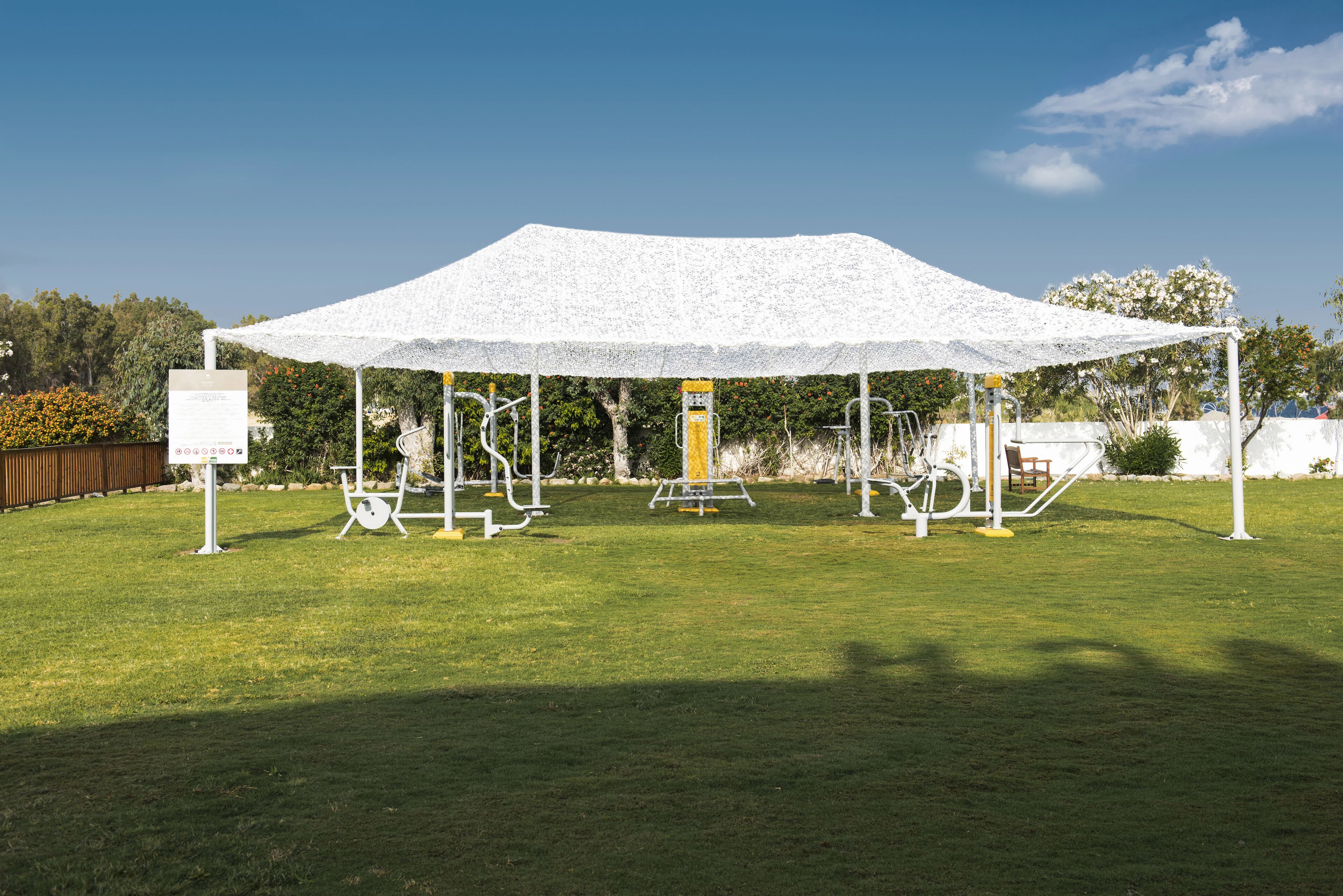 Foto - Mitsis Ramira