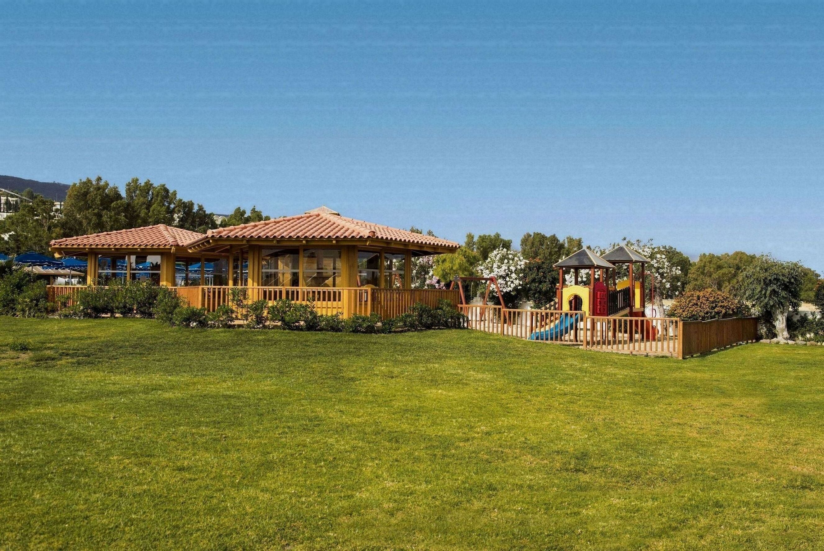 Foto - Mitsis Ramira