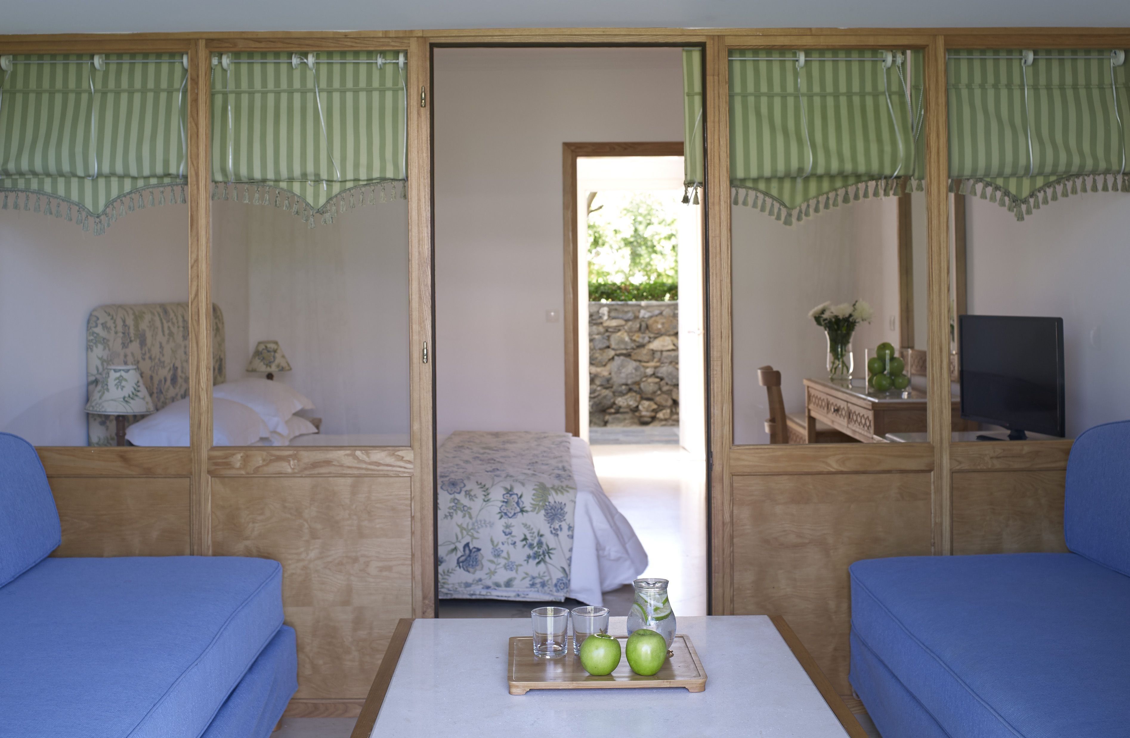 Foto - Mitsis Ramira