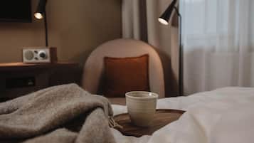 Habitación estándar doble, no fumadores | Escritorio, tabla de planchar con plancha, cunas (de pago) y wifi