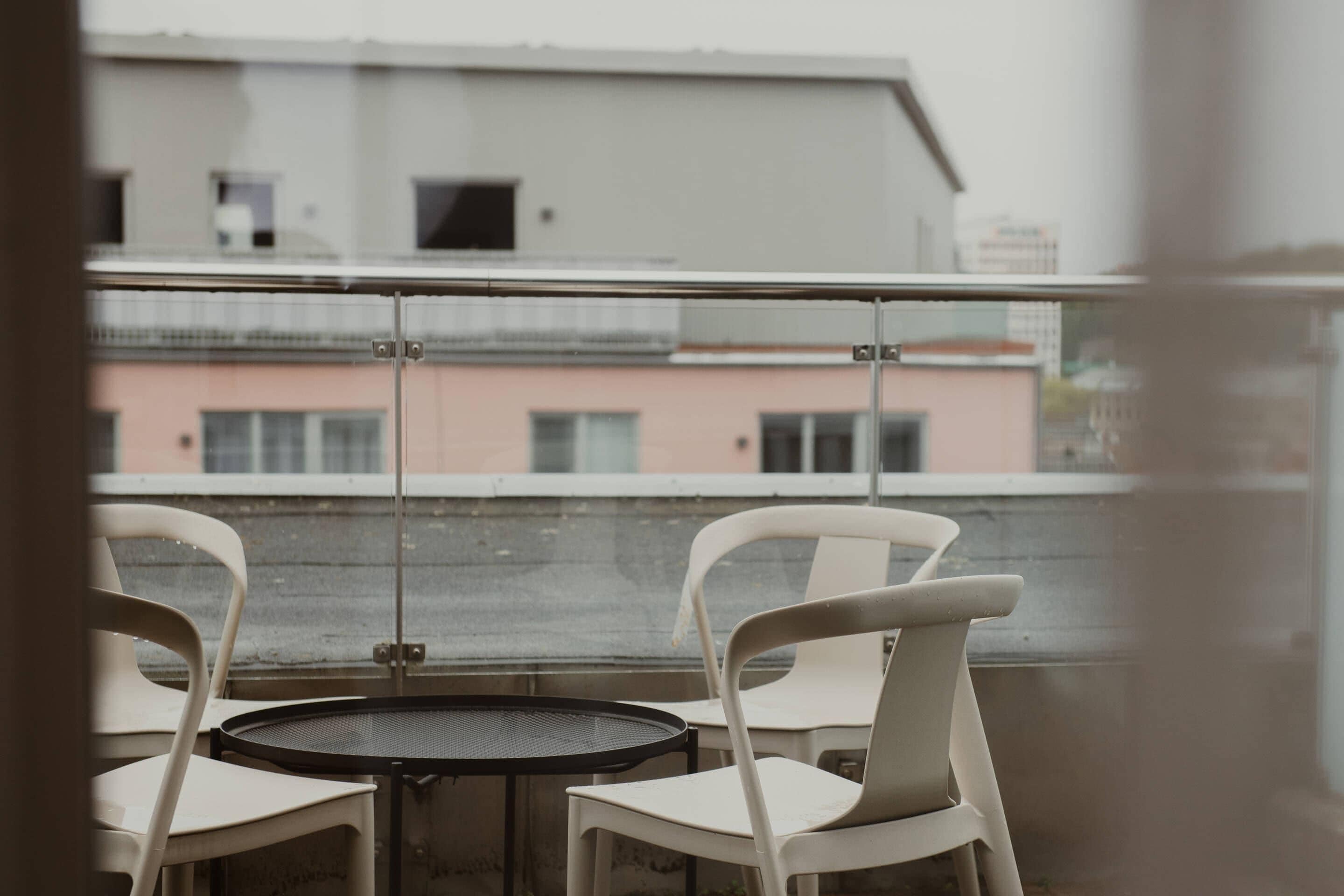 Deluxe Room, Multiple Beds | Desk, iron/ironing board, cribs/infant beds, WiFi