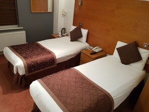 Standard Twin Room | Pillowtop beds, desk, iron/ironing board, free WiFi