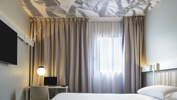 Standardzimmer, 1 Doppelbett | Schreibtisch, Verdunkelungsvorhänge, schallisolierte Zimmer