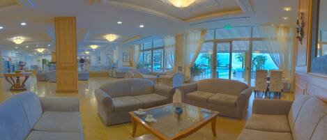 Sala de estar en el lobby