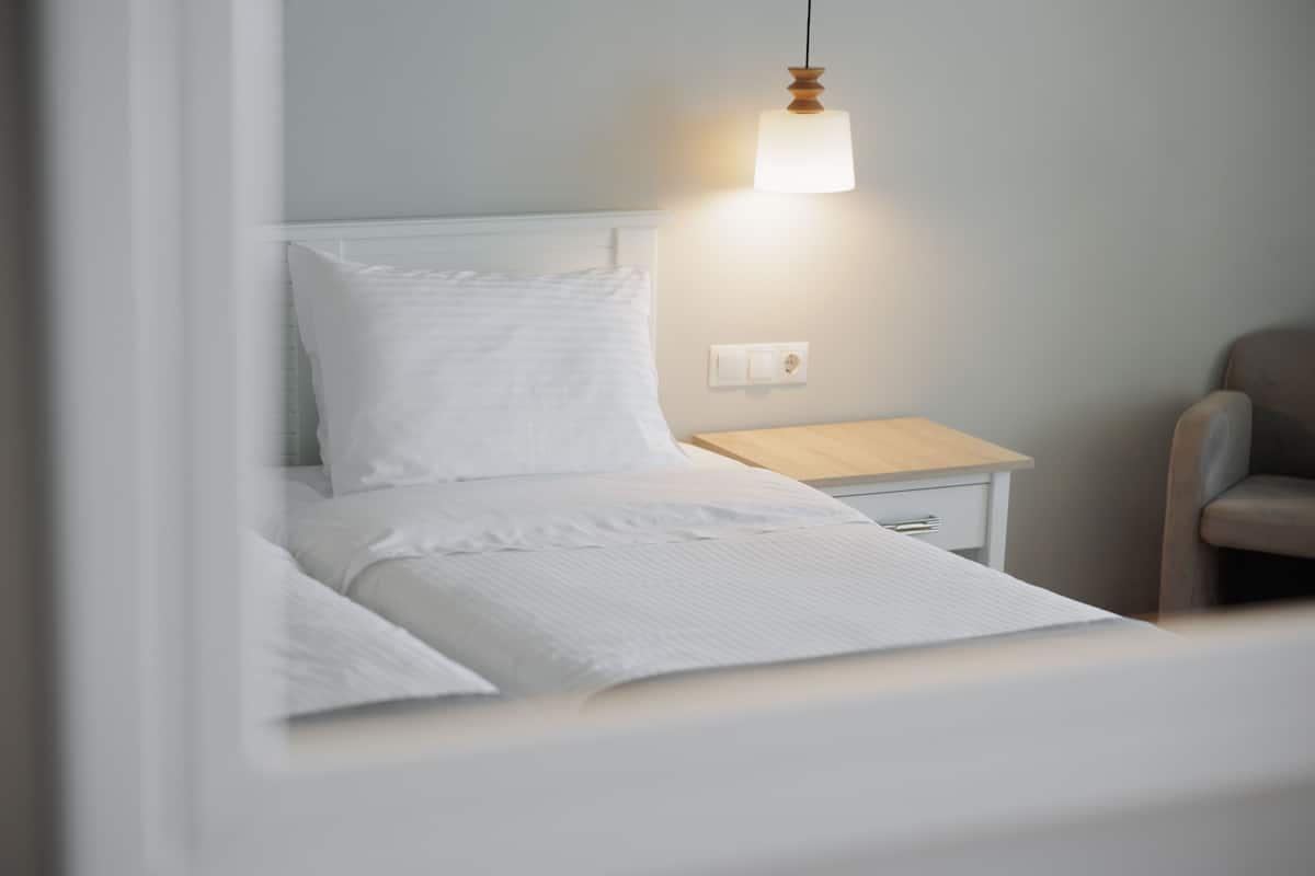 Habitación individual estándar, vista a la montaña | Cortinas blackout, insonorización, cunas gratuitas y wifi gratis