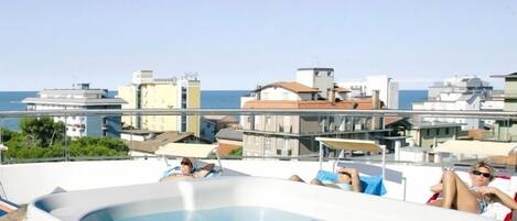 Baignoire à remous extérieure