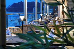Breakfast and dinner served, beach views