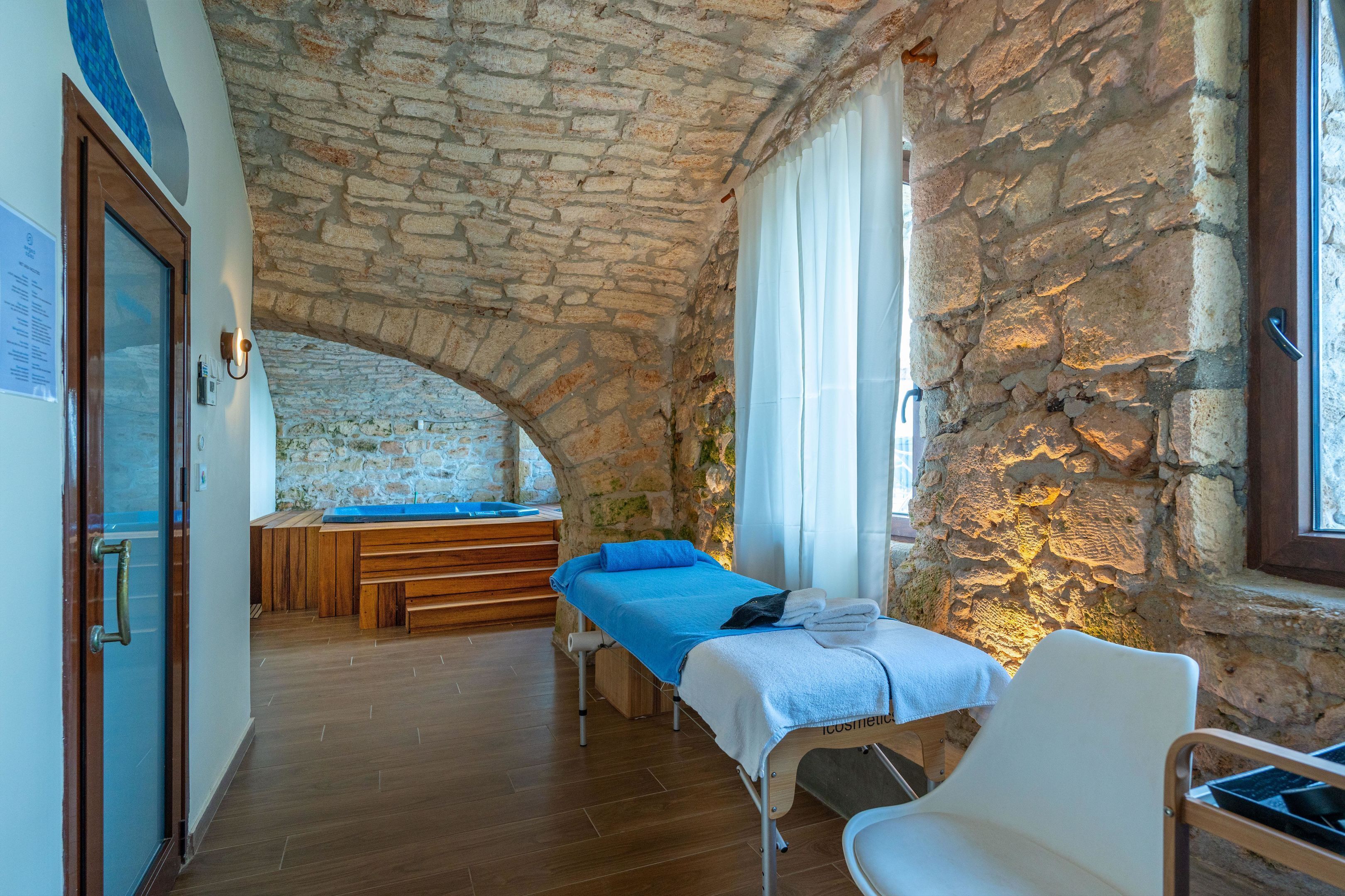 Couples treatment rooms, Turkish bath, body treatments, massages