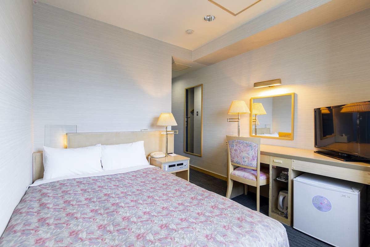 Economy Double Room, 1 Large Single Bed | Desk, blackout curtains, iron/ironing board, free WiFi