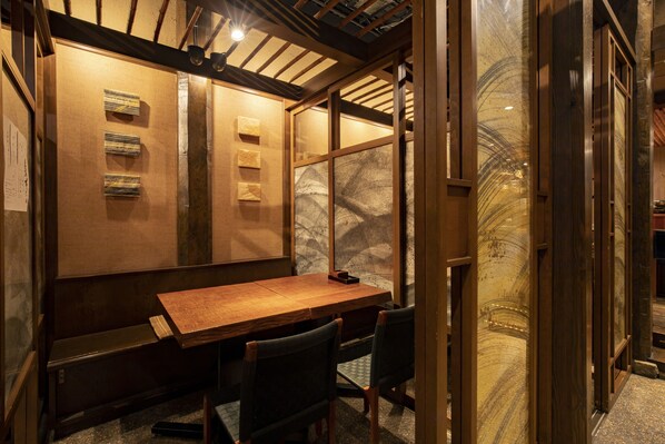 2 restaurants, lunch, dinner served; Japanese cuisine