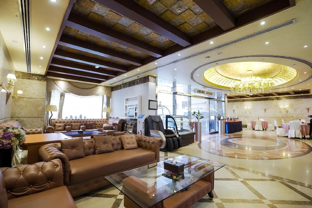 Crystal Plaza Hotel