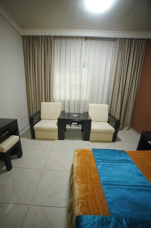 Standard Double Room | 1 bedroom, in-room safe, desk, blackout curtains - Crystal Plaza Hotel (Sharjah)