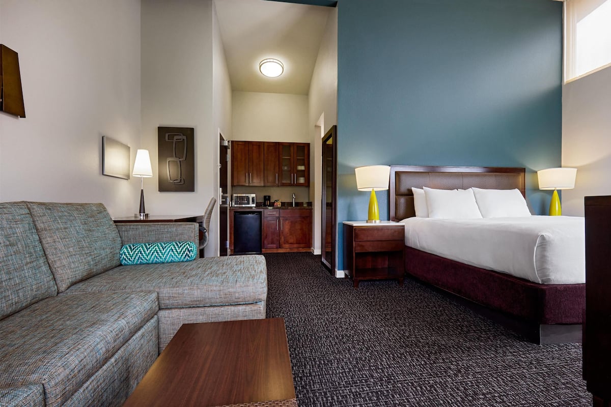 Studio Suite, 1 King Bed, Tower