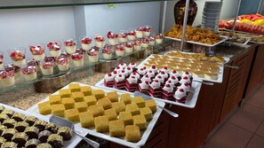 Breakfast, lunch and dinner served - Grand Nar Hotel - All inclusive (Kemer)