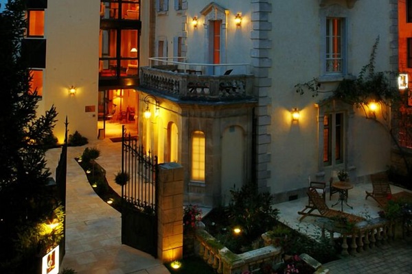 Front of property - evening/night