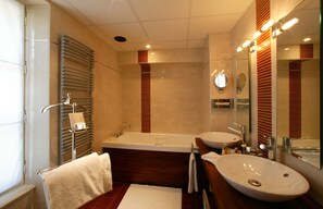 Bathroom sink - Clos La Boetie (Sarlat-la-Canéda)